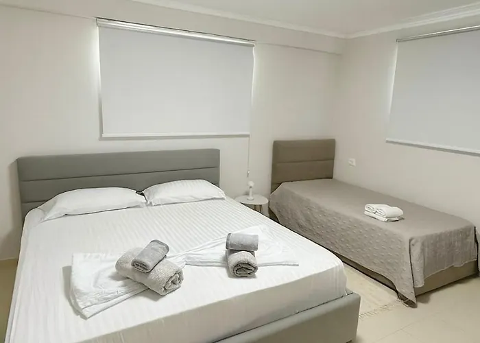 New Bazaar Cozy 别墅 地拉那